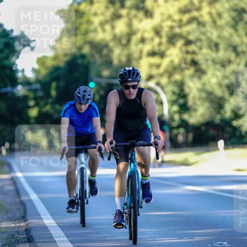07.09.2025 - 19. Norderstedt Triathlon Michael Burmester http://msf.ph/oto/8832423 07.09.2025 16:31:40 Radfahren 886, 890 meine-sportfotos.de