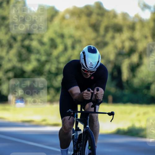 07.09.2025 - 19. Norderstedt Triathlon Michael Burmester http://msf.ph/oto/8832441 07.09.2025 16:32:31 Radfahren 432, 1458 meine-sportfotos.de