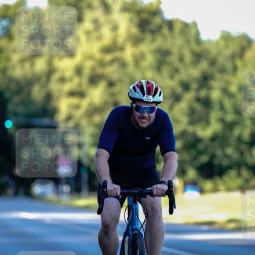 07.09.2025 - 19. Norderstedt Triathlon Michael Burmester http://msf.ph/oto/8832486 07.09.2025 16:37:21 Radfahren 1418, 1437 meine-sportfotos.de