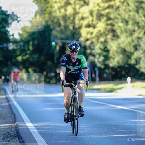 07.09.2025 - 19. Norderstedt Triathlon Michael Burmester http://msf.ph/oto/8832527 07.09.2025 16:40:17 Radfahren 1547 meine-sportfotos.de