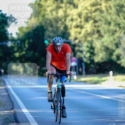 07.09.2025 - 19. Norderstedt Triathlon Michael Burmester http://msf.ph/oto/8832531 07.09.2025 16:40:24 Radfahren 1513 meine-sportfotos.de