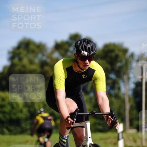 07.09.2025 - 19. Norderstedt Triathlon Michael Burmester http://msf.ph/oto/8832622 07.09.2025 11:47:26 Radfahren 279, 303 meine-sportfotos.de