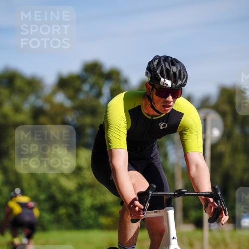 07.09.2025 - 19. Norderstedt Triathlon Michael Burmester http://msf.ph/oto/8832623 07.09.2025 11:47:26 Radfahren 279, 303 meine-sportfotos.de