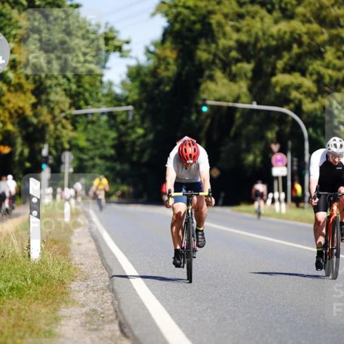 07.09.2025 - 19. Norderstedt Triathlon Michael Burmester http://msf.ph/oto/8832675 07.09.2025 11:49:57 Radfahren 826, 849 meine-sportfotos.de