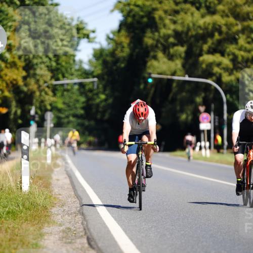 07.09.2025 - 19. Norderstedt Triathlon Michael Burmester http://msf.ph/oto/8832676 07.09.2025 11:49:57 Radfahren 826, 849 meine-sportfotos.de