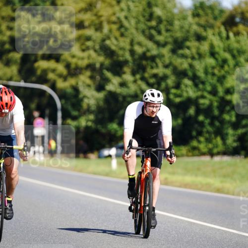 07.09.2025 - 19. Norderstedt Triathlon Michael Burmester http://msf.ph/oto/8832678 07.09.2025 11:49:58 Radfahren 826, 849 meine-sportfotos.de