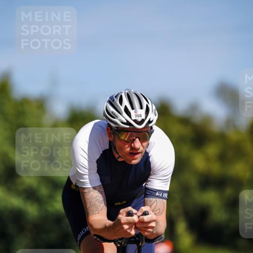 07.09.2025 - 19. Norderstedt Triathlon Michael Burmester http://msf.ph/oto/8832725 07.09.2025 11:52:02 Radfahren 768 meine-sportfotos.de