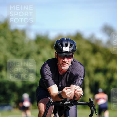 07.09.2025 - 19. Norderstedt Triathlon Michael Burmester http://msf.ph/oto/8832740 07.09.2025 11:52:37 Radfahren 729 meine-sportfotos.de