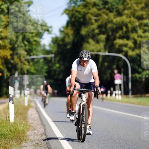 07.09.2025 - 19. Norderstedt Triathlon Michael Burmester http://msf.ph/oto/8832776 07.09.2025 11:54:09 Radfahren 861 meine-sportfotos.de