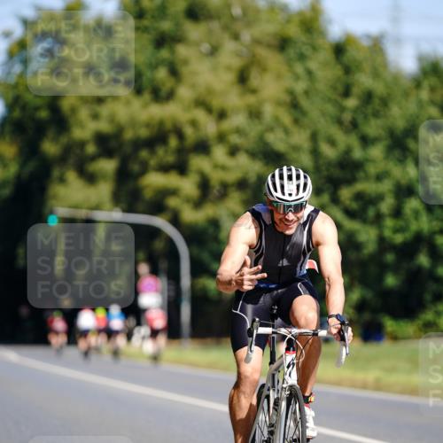 07.09.2025 - 19. Norderstedt Triathlon Michael Burmester http://msf.ph/oto/8832844 07.09.2025 11:55:47 Radfahren 151 meine-sportfotos.de