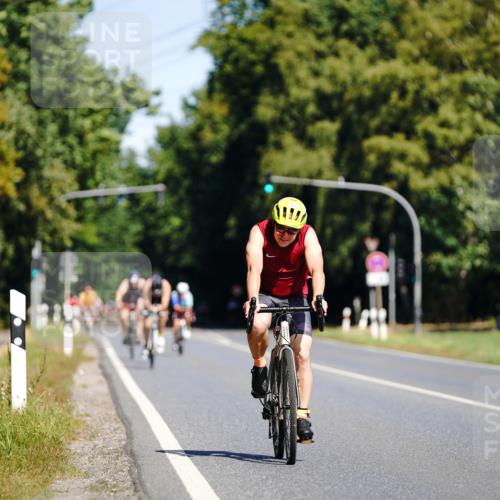 07.09.2025 - 19. Norderstedt Triathlon Michael Burmester http://msf.ph/oto/8832853 07.09.2025 11:56:09 Radfahren 823 meine-sportfotos.de