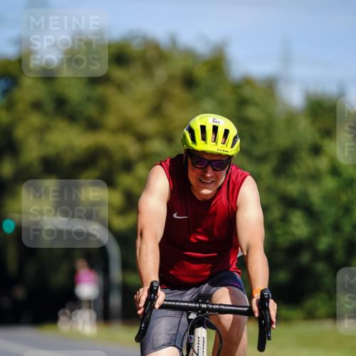 07.09.2025 - 19. Norderstedt Triathlon Michael Burmester http://msf.ph/oto/8832854 07.09.2025 11:56:11 Radfahren 823 meine-sportfotos.de