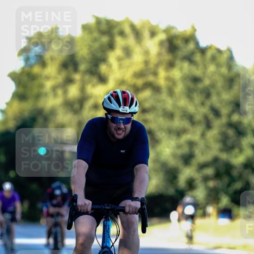 07.09.2025 - 19. Norderstedt Triathlon Michael Burmester http://msf.ph/oto/8832900 07.09.2025 16:22:31 Radfahren 406, 883, 1418 meine-sportfotos.de