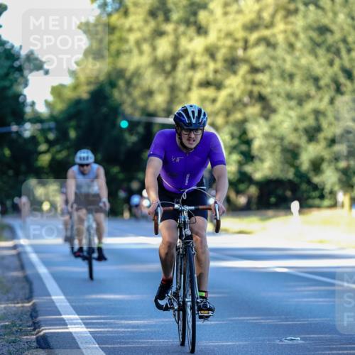 07.09.2025 - 19. Norderstedt Triathlon Michael Burmester http://msf.ph/oto/8832906 07.09.2025 16:22:34 Radfahren 406, 1418, 1452 meine-sportfotos.de