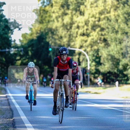 07.09.2025 - 19. Norderstedt Triathlon Michael Burmester http://msf.ph/oto/8832926 07.09.2025 16:23:06 Radfahren 386, 1575, 1585 meine-sportfotos.de