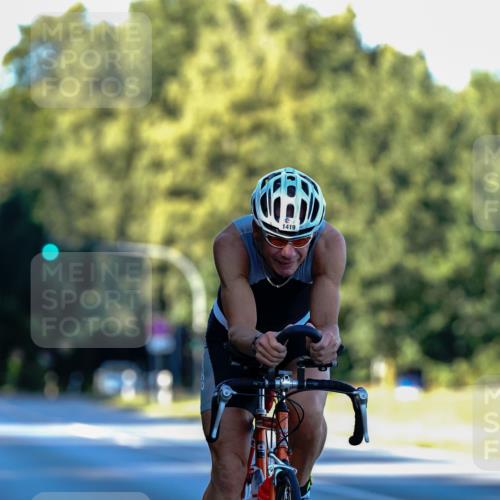 07.09.2025 - 19. Norderstedt Triathlon Michael Burmester http://msf.ph/oto/8832952 07.09.2025 16:23:48 Radfahren 1419 meine-sportfotos.de