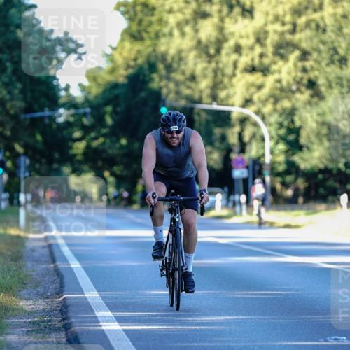 07.09.2025 - 19. Norderstedt Triathlon Michael Burmester http://msf.ph/oto/8832983 07.09.2025 16:24:32 Radfahren 1544 meine-sportfotos.de