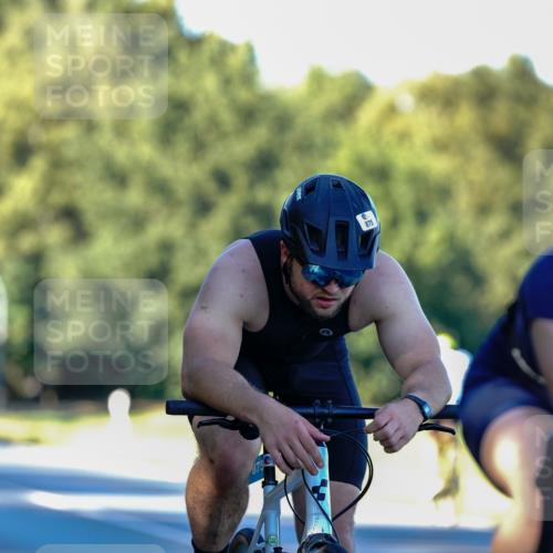 07.09.2025 - 19. Norderstedt Triathlon Michael Burmester http://msf.ph/oto/8833003 07.09.2025 16:25:21 Radfahren 875, 912, 1547, 1558 meine-sportfotos.de