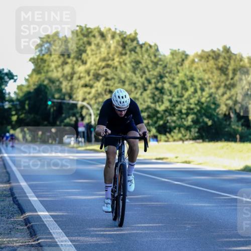 07.09.2025 - 19. Norderstedt Triathlon Michael Burmester http://msf.ph/oto/8833081 07.09.2025 16:30:09 Radfahren 372 meine-sportfotos.de