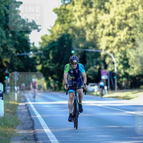 07.09.2025 - 19. Norderstedt Triathlon Michael Burmester http://msf.ph/oto/8833111 07.09.2025 16:32:07 Radfahren 923 meine-sportfotos.de