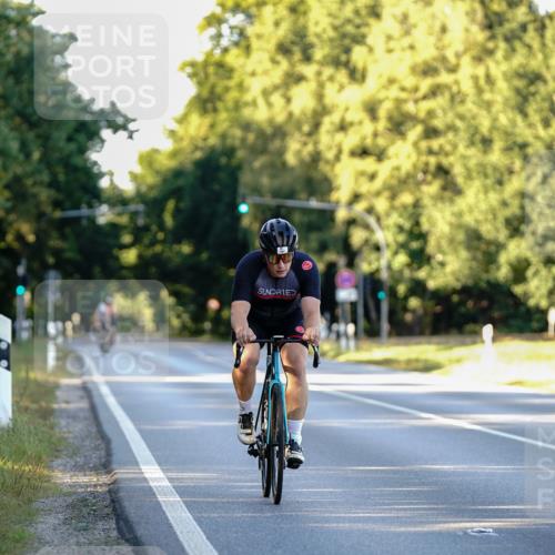 07.09.2025 - 19. Norderstedt Triathlon Michael Burmester http://msf.ph/oto/8833141 07.09.2025 16:35:49 Radfahren 381 meine-sportfotos.de