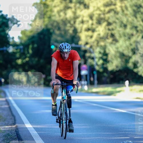 07.09.2025 - 19. Norderstedt Triathlon Michael Burmester http://msf.ph/oto/8833211 07.09.2025 16:40:24 Radfahren 1513 meine-sportfotos.de