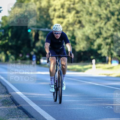 07.09.2025 - 19. Norderstedt Triathlon Michael Burmester http://msf.ph/oto/8833220 07.09.2025 16:43:59 Radfahren 372 meine-sportfotos.de