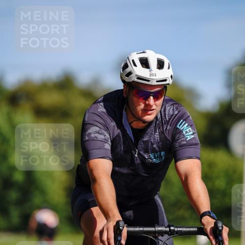 07.09.2025 - 19. Norderstedt Triathlon Michael Burmester http://msf.ph/oto/8833354 07.09.2025 11:49:49 Radfahren 253, 1223 meine-sportfotos.de