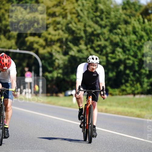 07.09.2025 - 19. Norderstedt Triathlon Michael Burmester http://msf.ph/oto/8833358 07.09.2025 11:49:58 Radfahren 826, 849 meine-sportfotos.de