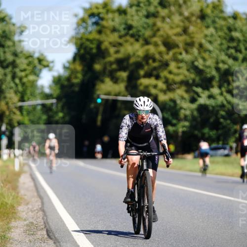 07.09.2025 - 19. Norderstedt Triathlon Michael Burmester http://msf.ph/oto/8833413 07.09.2025 11:52:18 Radfahren 184, 719 meine-sportfotos.de