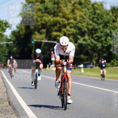 07.09.2025 - 19. Norderstedt Triathlon Michael Burmester http://msf.ph/oto/8833460 07.09.2025 11:54:12 Radfahren 281, 861, 1363 meine-sportfotos.de