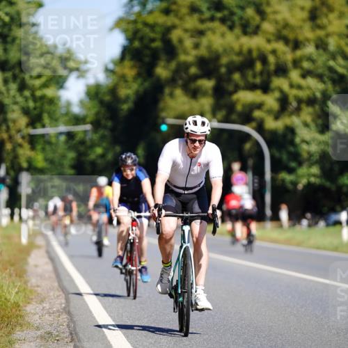 07.09.2025 - 19. Norderstedt Triathlon Michael Burmester http://msf.ph/oto/8833575 07.09.2025 12:03:14 Radfahren 737 meine-sportfotos.de
