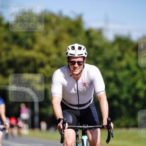 07.09.2025 - 19. Norderstedt Triathlon Michael Burmester http://msf.ph/oto/8833578 07.09.2025 12:03:15 Radfahren 737, 761 meine-sportfotos.de