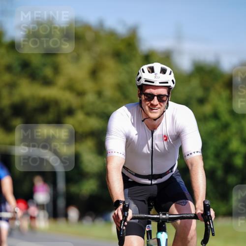 07.09.2025 - 19. Norderstedt Triathlon Michael Burmester http://msf.ph/oto/8833579 07.09.2025 12:03:16 Radfahren 737, 761 meine-sportfotos.de