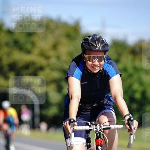 07.09.2025 - 19. Norderstedt Triathlon Michael Burmester http://msf.ph/oto/8833583 07.09.2025 12:03:17 Radfahren 737, 761 meine-sportfotos.de