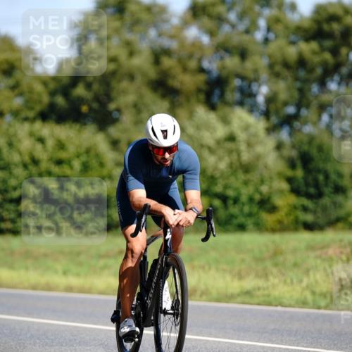 07.09.2025 - 19. Norderstedt Triathlon Michael Burmester http://msf.ph/oto/8833721 07.09.2025 12:05:47 Radfahren 245, 800 meine-sportfotos.de