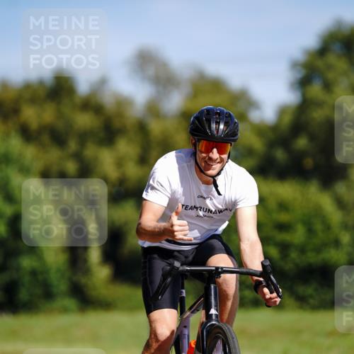 07.09.2025 - 19. Norderstedt Triathlon Michael Burmester http://msf.ph/oto/8833755 07.09.2025 12:07:10 Radfahren 176, 778, 828, 846 meine-sportfotos.de