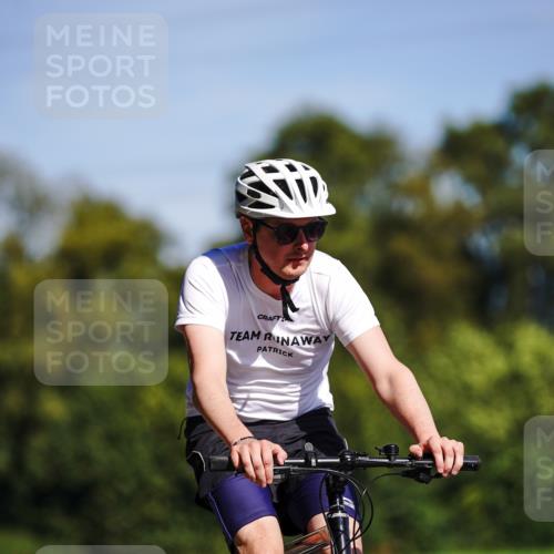 07.09.2025 - 19. Norderstedt Triathlon Michael Burmester http://msf.ph/oto/8833773 07.09.2025 12:07:22 Radfahren 136, 861, 1398 meine-sportfotos.de