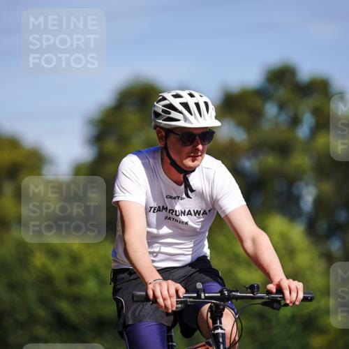 07.09.2025 - 19. Norderstedt Triathlon Michael Burmester http://msf.ph/oto/8833774 07.09.2025 12:07:22 Radfahren 136, 861, 1398 meine-sportfotos.de