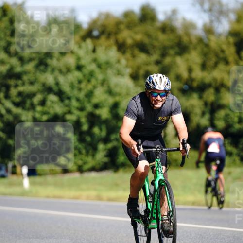 07.09.2025 - 19. Norderstedt Triathlon Michael Burmester http://msf.ph/oto/8833781 07.09.2025 12:07:35 Radfahren 151, 273, 748 meine-sportfotos.de