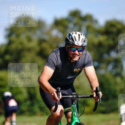 07.09.2025 - 19. Norderstedt Triathlon Michael Burmester http://msf.ph/oto/8833783 07.09.2025 12:07:36 Radfahren 151, 273, 748 meine-sportfotos.de