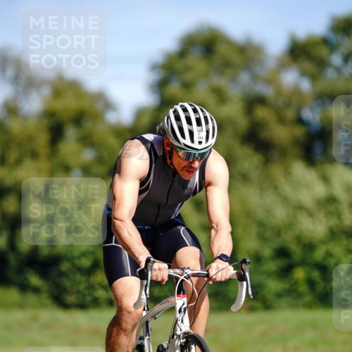 07.09.2025 - 19. Norderstedt Triathlon Michael Burmester http://msf.ph/oto/8833787 07.09.2025 12:07:37 Radfahren 151, 273, 748 meine-sportfotos.de