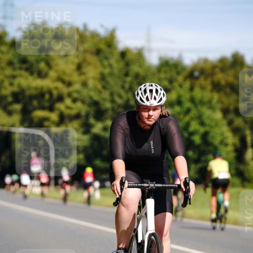 07.09.2025 - 19. Norderstedt Triathlon Michael Burmester http://msf.ph/oto/8833808 07.09.2025 12:08:29 Radfahren 757, 824, 1246, 1367 meine-sportfotos.de