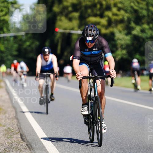 07.09.2025 - 19. Norderstedt Triathlon Michael Burmester http://msf.ph/oto/8833809 07.09.2025 12:08:30 Radfahren 757, 824, 1246, 1367, 1371 meine-sportfotos.de