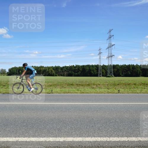 07.09.2025 - 19. Norderstedt Triathlon Michael Burmester http://msf.ph/oto/8833811 07.09.2025 13:55:48 Radfahren 417, 1001, 1042 meine-sportfotos.de