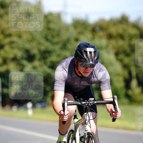 07.09.2025 - 19. Norderstedt Triathlon Michael Burmester http://msf.ph/oto/8833965 07.09.2025 12:11:40 Radfahren 758, 1300 meine-sportfotos.de