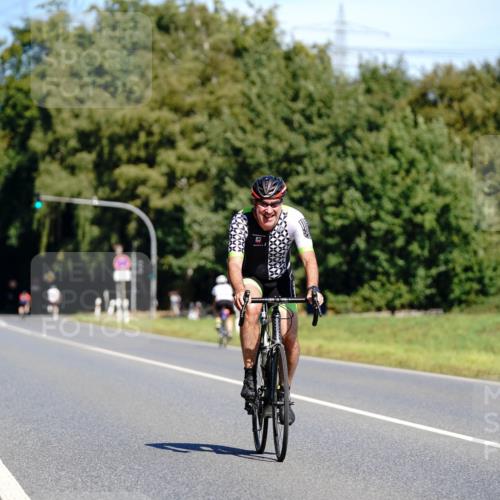 07.09.2025 - 19. Norderstedt Triathlon Michael Burmester http://msf.ph/oto/8834080 07.09.2025 12:13:38 Radfahren 898 meine-sportfotos.de
