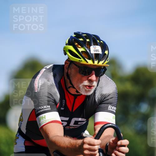 07.09.2025 - 19. Norderstedt Triathlon Michael Burmester http://msf.ph/oto/8834100 07.09.2025 12:14:14 Radfahren 695 meine-sportfotos.de