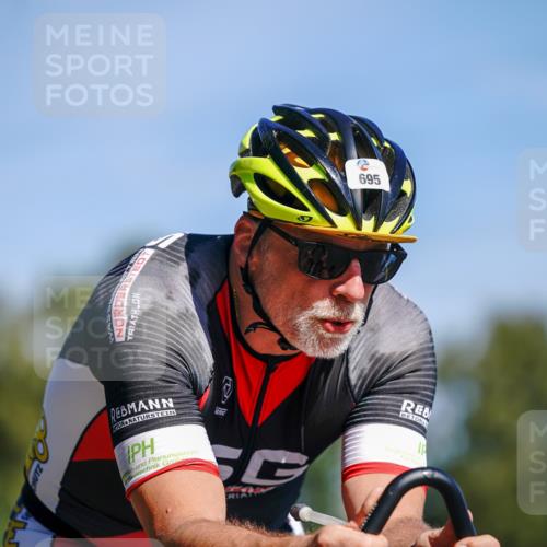 07.09.2025 - 19. Norderstedt Triathlon Michael Burmester http://msf.ph/oto/8834102 07.09.2025 12:14:14 Radfahren 695 meine-sportfotos.de