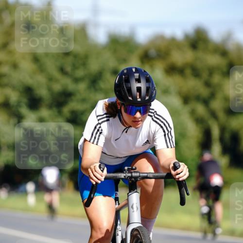 07.09.2025 - 19. Norderstedt Triathlon Michael Burmester http://msf.ph/oto/8834133 07.09.2025 12:15:02 Radfahren 1220 meine-sportfotos.de